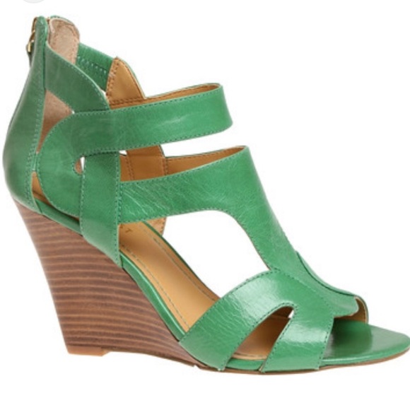 Nine West Green Wedge Strapy Sandals Size 6 Wide - Picture 1 of 12